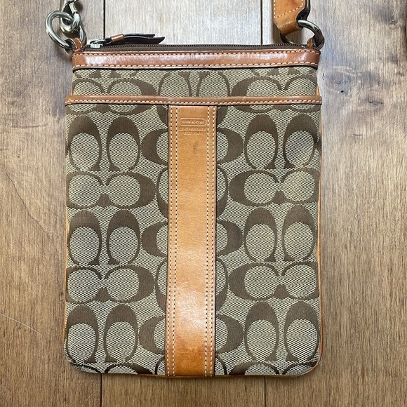Coach crossbody sling bag purse clutch adjustable strap brown tan leather canvas - Picture 2 of 10